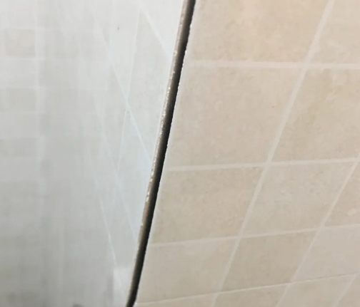 北川瓷砖空鼓维修公司分享阳台瓷砖脱落的修复过程可以分为以下几个步骤
